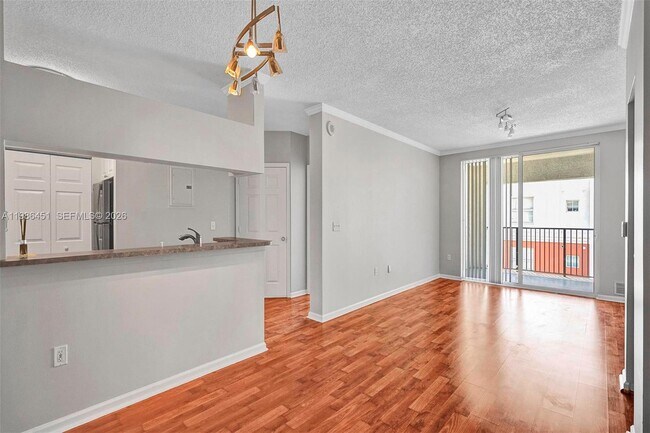 Foto del edificio - 17150 N Bay Rd