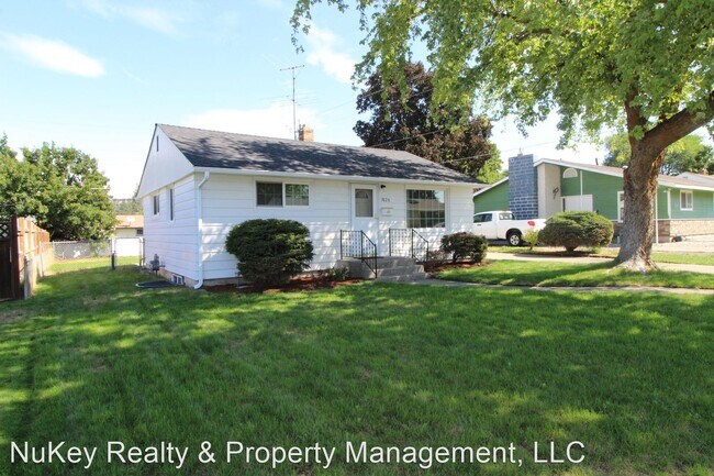 Building Photo - 2 br, 1 bath House - 3028 W. Eloika Ave.