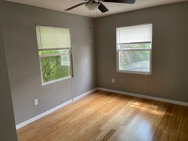 Foto del edificio - 415 S Hill Ave