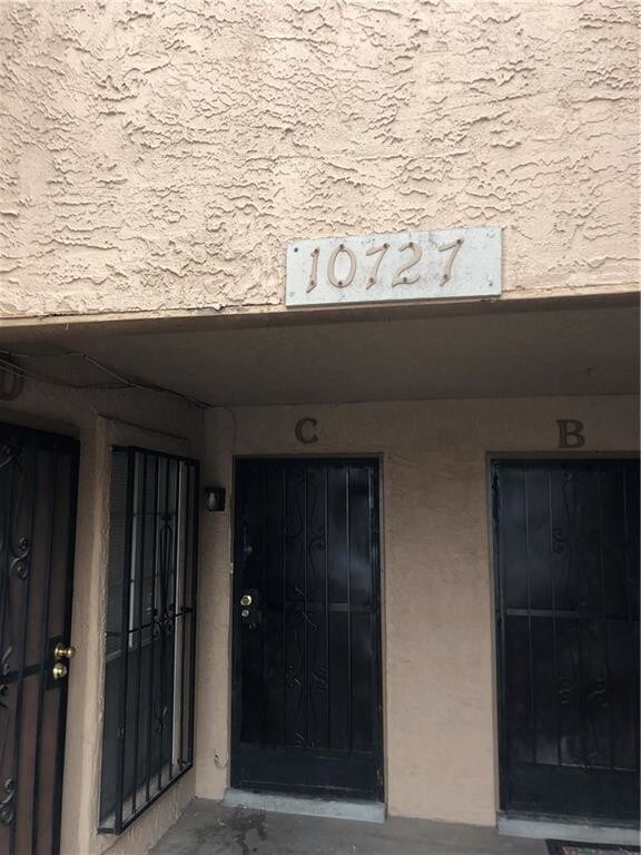 Primary Photo - 10727 Forest Ridge Ln