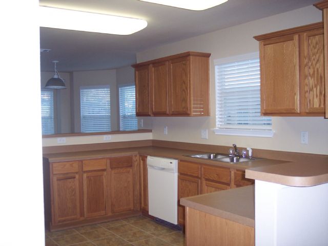 Building Photo - 4010 Chinkapin Oak