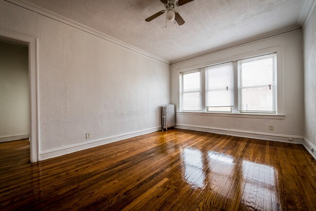 Foto del edificio - 8001 S Marshfield Ave