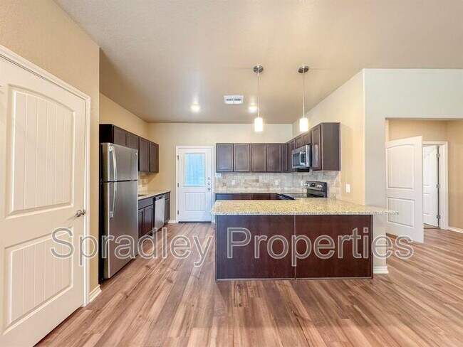 Building Photo - 1261A Jasmine Dr