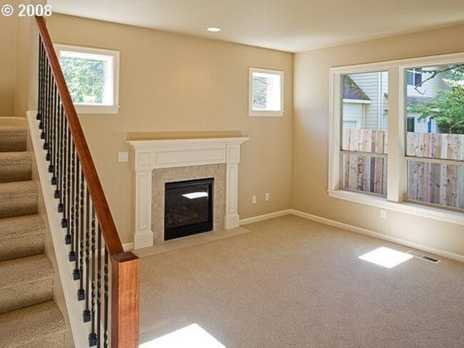 Foto del edificio - Beautiful 4 Bedroom Home In Garden Home Area!