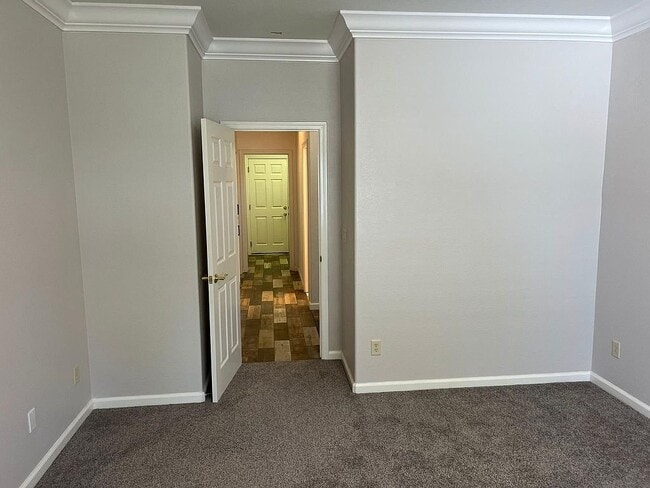 Building Photo - 228 Halley Glen Dr