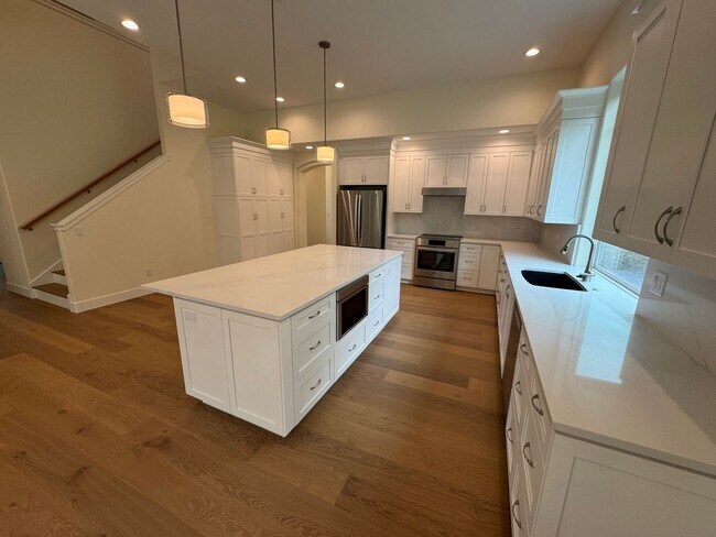 Building Photo - Spacious Custom Built Home in NW Corvallis
