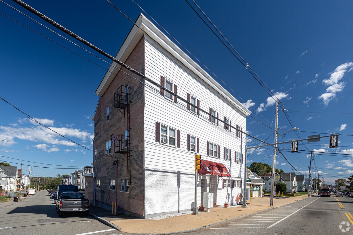 911-917 N Main Street - 911-917 N Main St