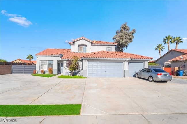 Building Photo - 2076 E Wigwam Ave