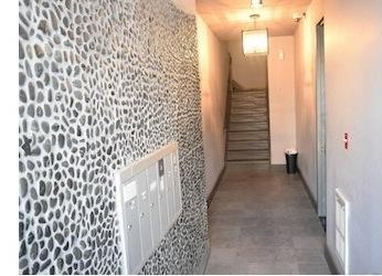 Building Photo - 18 Dodworth St