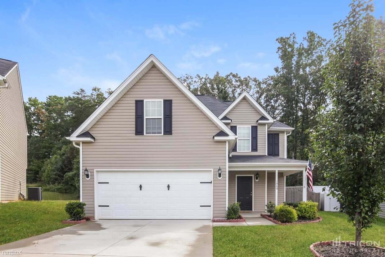 Foto principal - 1940 Chapel Brook Way