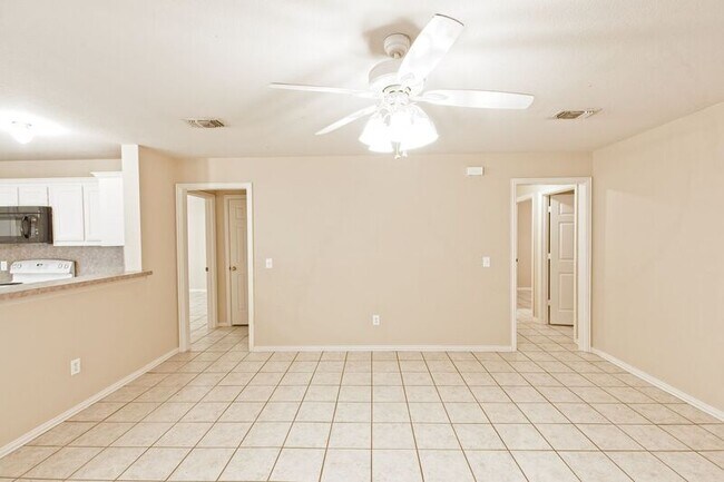 Foto del edificio - 933 Farmington Rd