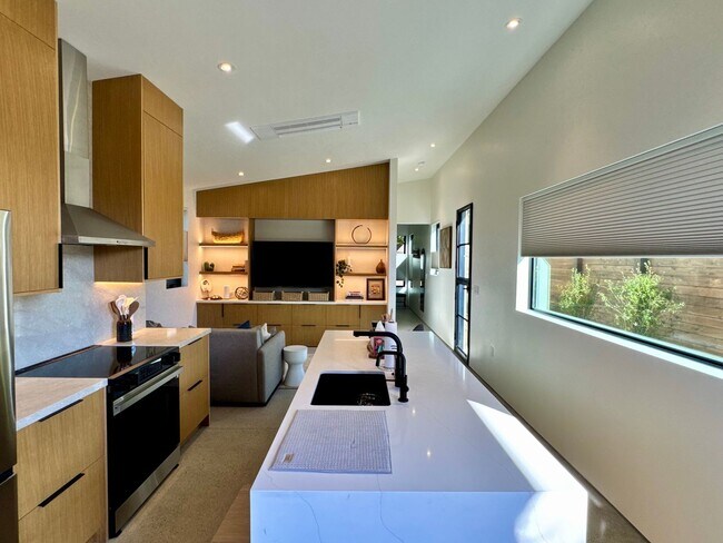 Foto del edificio - 1910 Raymond Ln