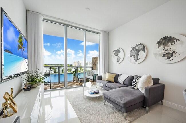 Foto del edificio - 7930 East Dr