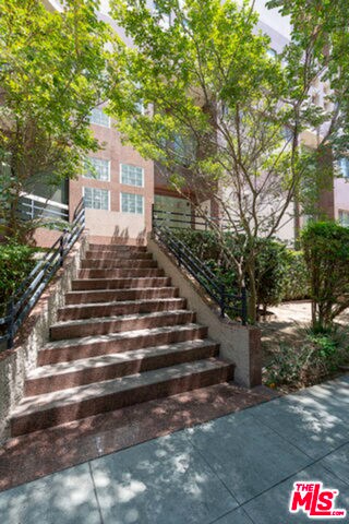 Foto del edificio - 120 S Crescent Dr