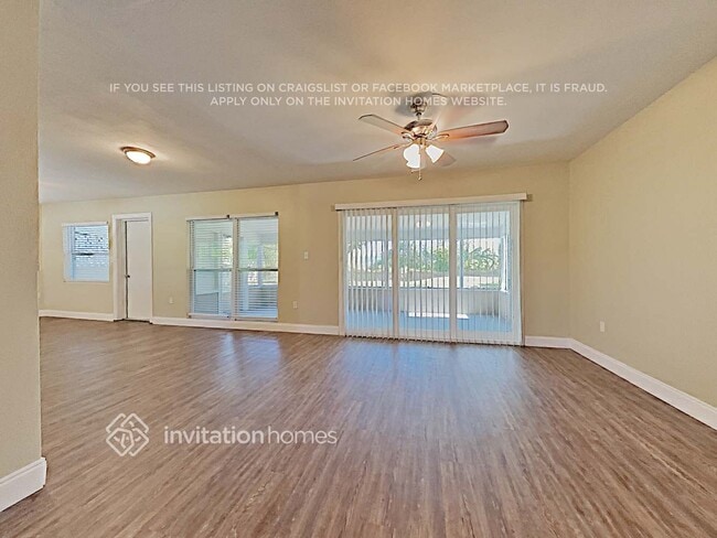Foto del edificio - 324 Lake Fair Ln