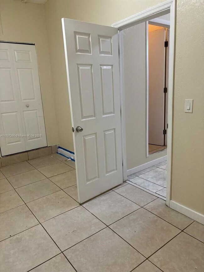 Foto del edificio - 10916 SW 37th Terrace