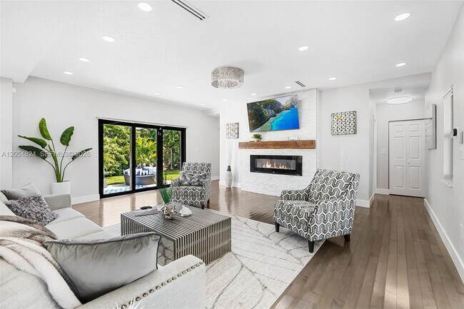 Building Photo - 2301 E Las Olas Blvd
