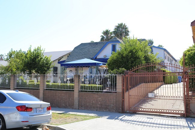 Foto del edificio - 117 S Hoover St