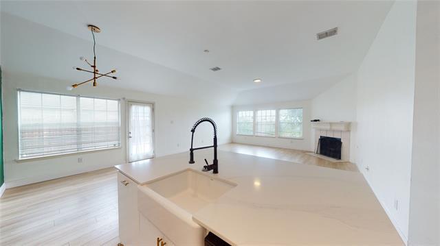 Foto del edificio - 10810 Copperwood Dr