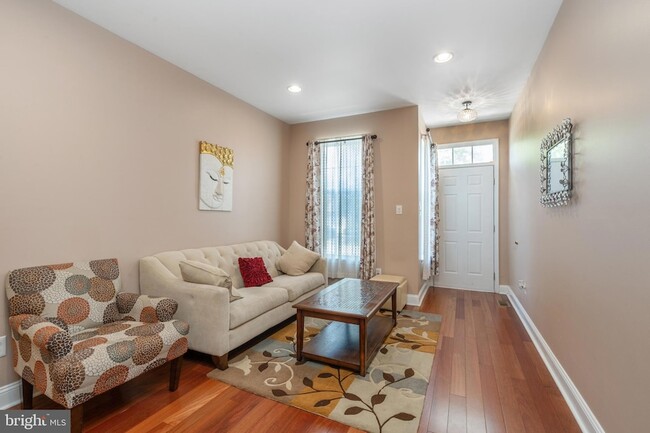 Foto del edificio - 802 Yarrow Cir