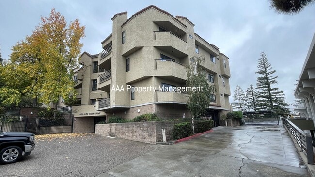 Photo - Downtown Walnut Creek! 3rd floor 2 master ... Apartment