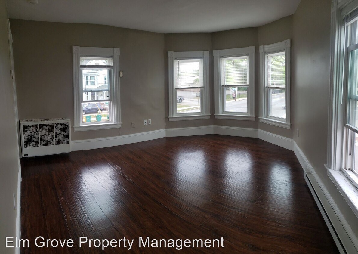 Primary Photo - 124 N Main St