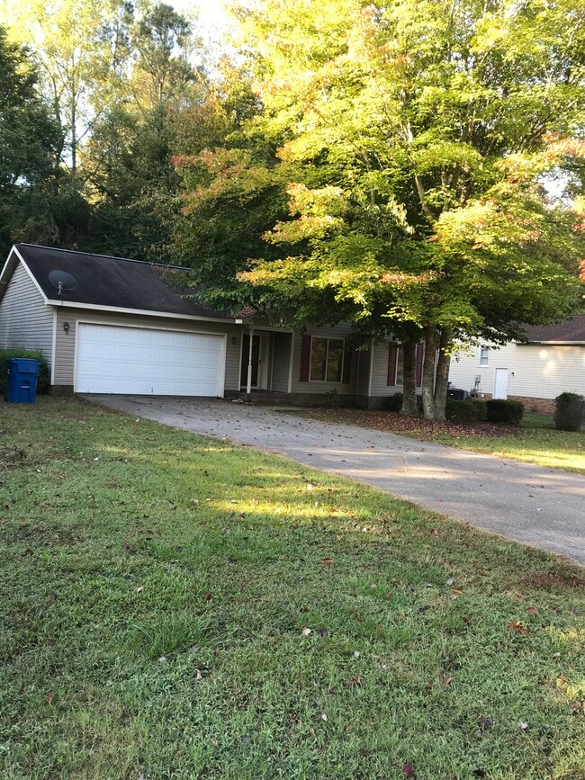 Safe quiet neighborhood - 201 Pascal Dr