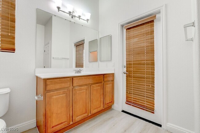 Foto del edificio - 3721 Alcantara Ln