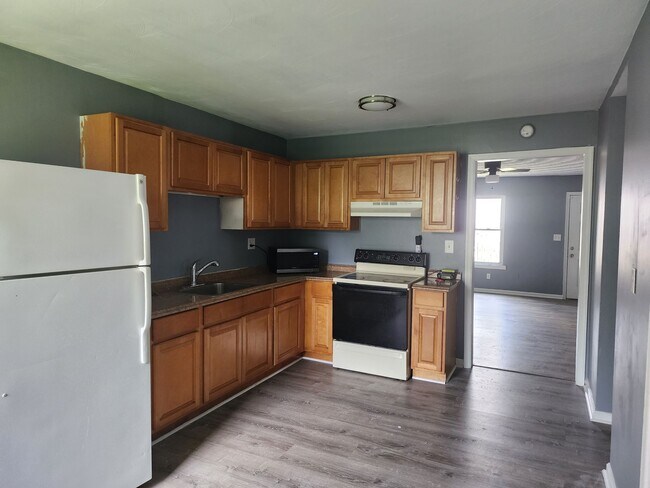 Foto del edificio - 3 bed 1 bth