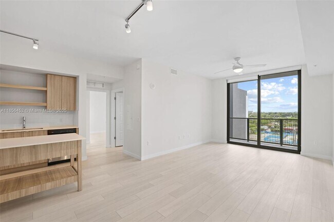 Foto del edificio - 555 NE 8th St