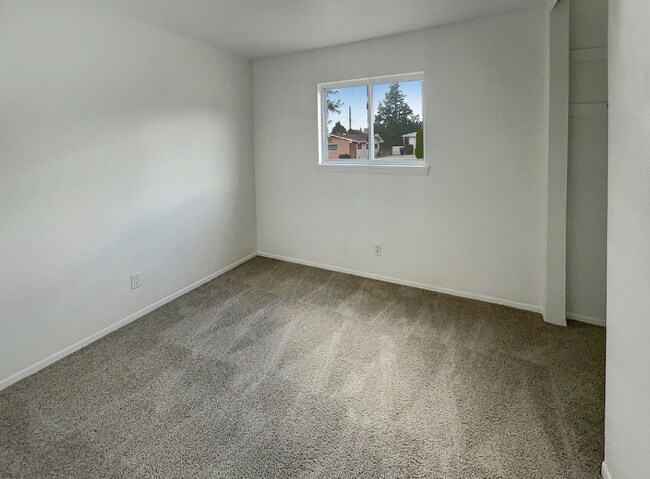 Foto del edificio - 11637 Copper Ave NE