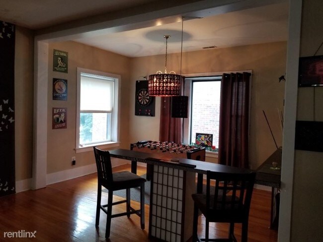 Foto del edificio - 5828 N Kenmore Ave