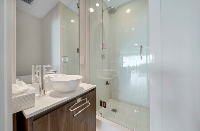 Foto del edificio - 480 NE 31st St