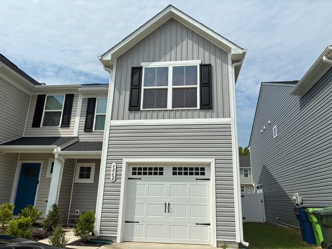 Building Photo - Room in Townhome on Tarik Ln