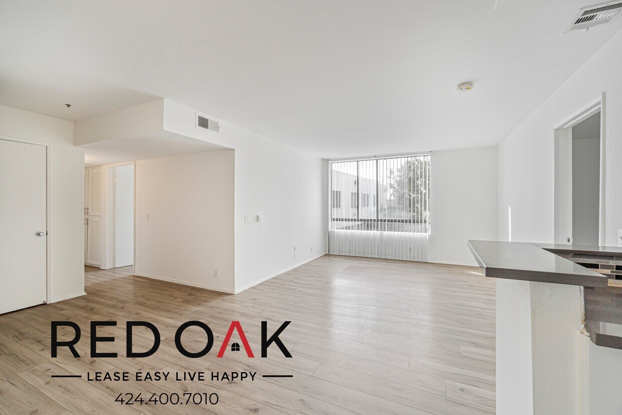Foto principal - ~1 Month FREE~ Beautiful Three Bedroom Dre...