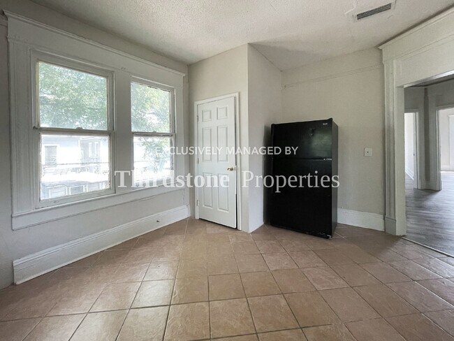 Building Photo - 323 7th St W, Jacksonville, FL 32206