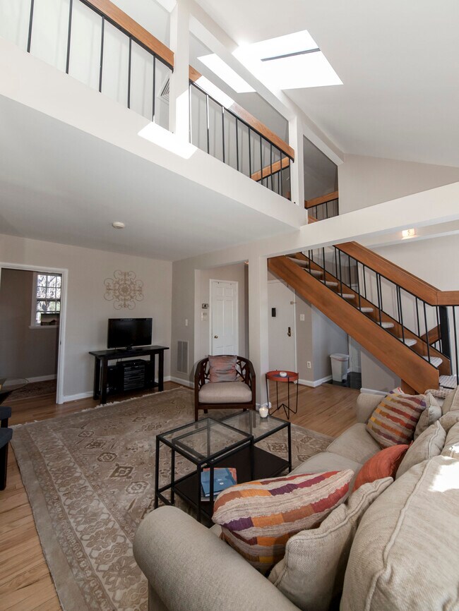 Foto del edificio - 3824 Porter St NW
