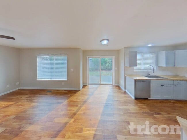 Building Photo - 8724 133rd St Ct E