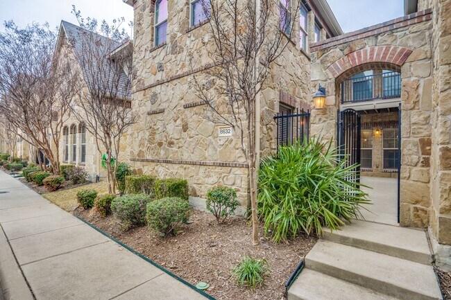 Foto del edificio - Sophisticated Townhome Ready to Move In!