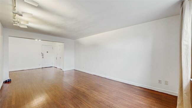 Building Photo - 10255 67th Dr