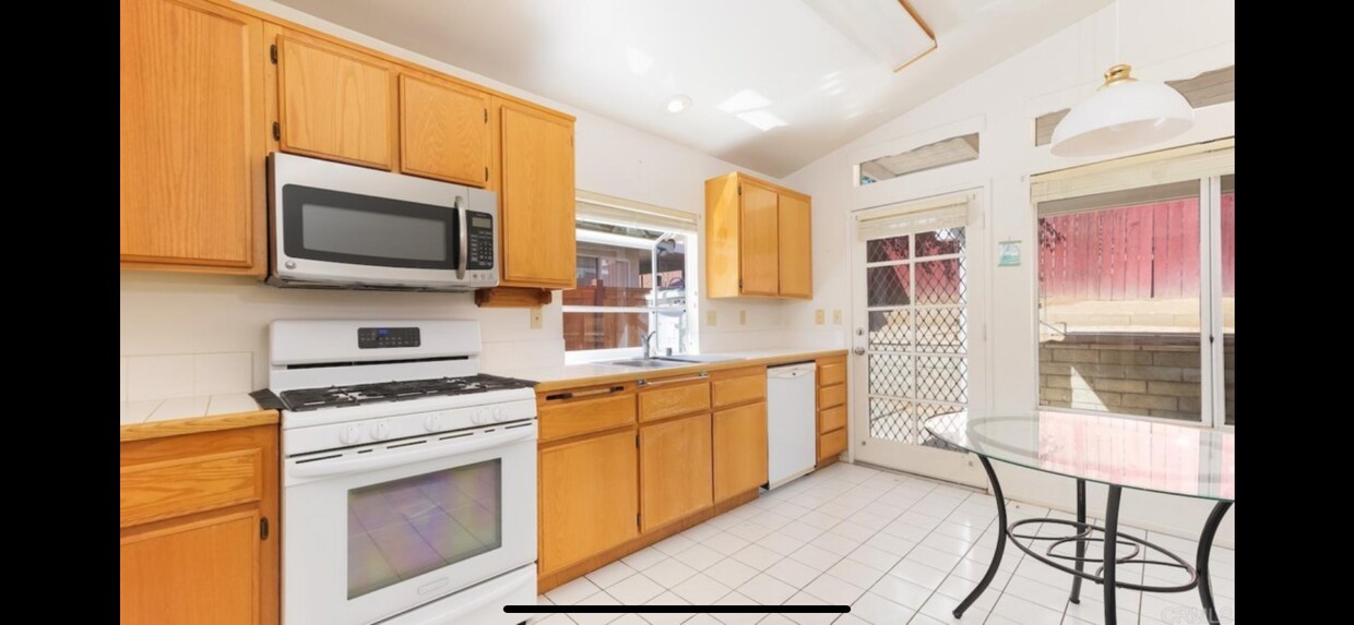 Primary Photo - 27395 Uppercrest Ct
