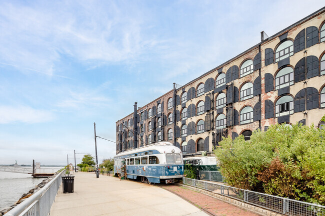 Building Photo - 472-480 Van Brunt St