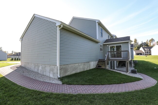 Building Photo - 231 Villager Rd