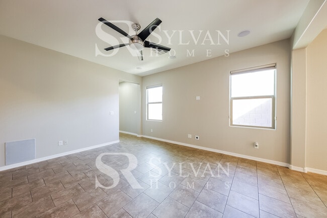 Foto del edificio - The living is easy in this 3 bedroom, 2 ba...