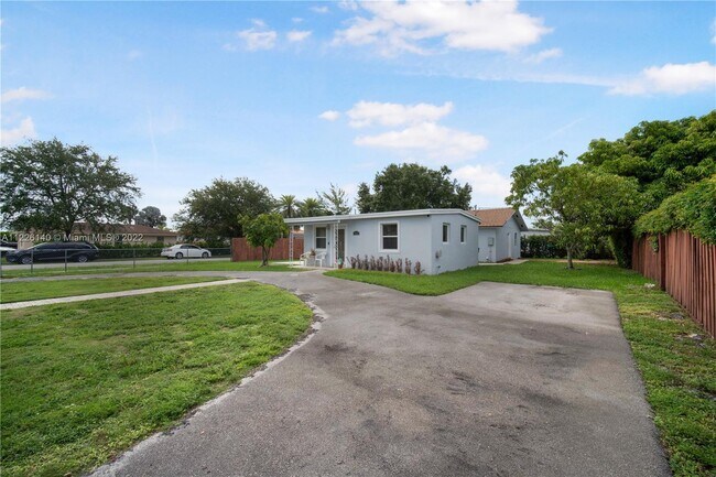 Building Photo - 10051 SW 45th St