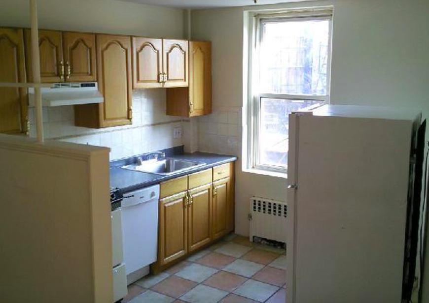 Building Photo - 104 Warren St