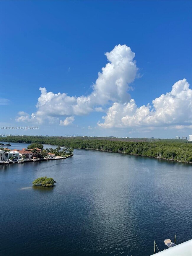 Building Photo - 400 Sunny Isles Blvd