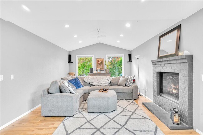 Building Photo - 8108 SW 160th Ave