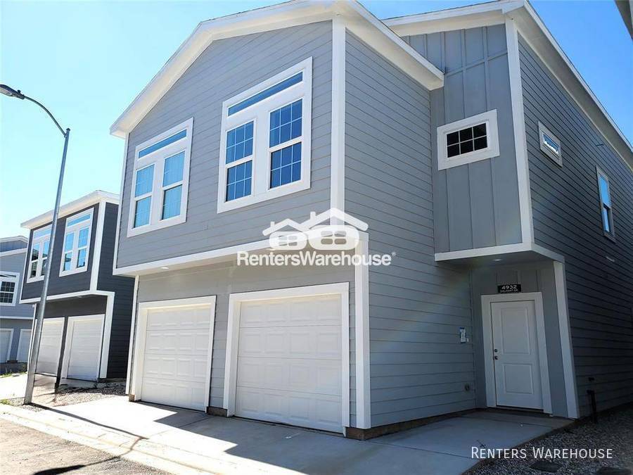 Foto principal - Brand new 3 bedroom, 2.5 bath townhome