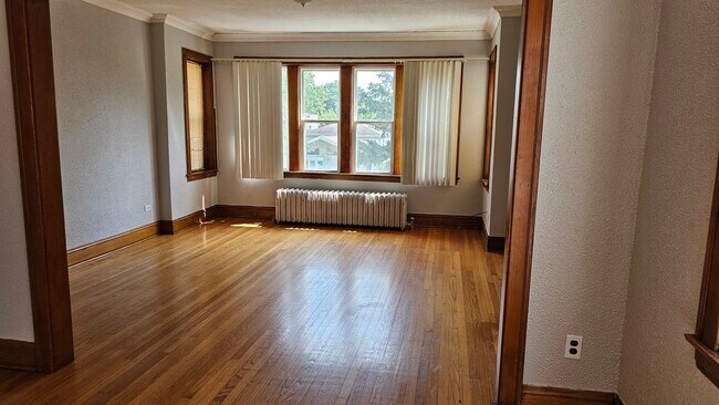 Foto del edificio - 1310 Maple Ave
